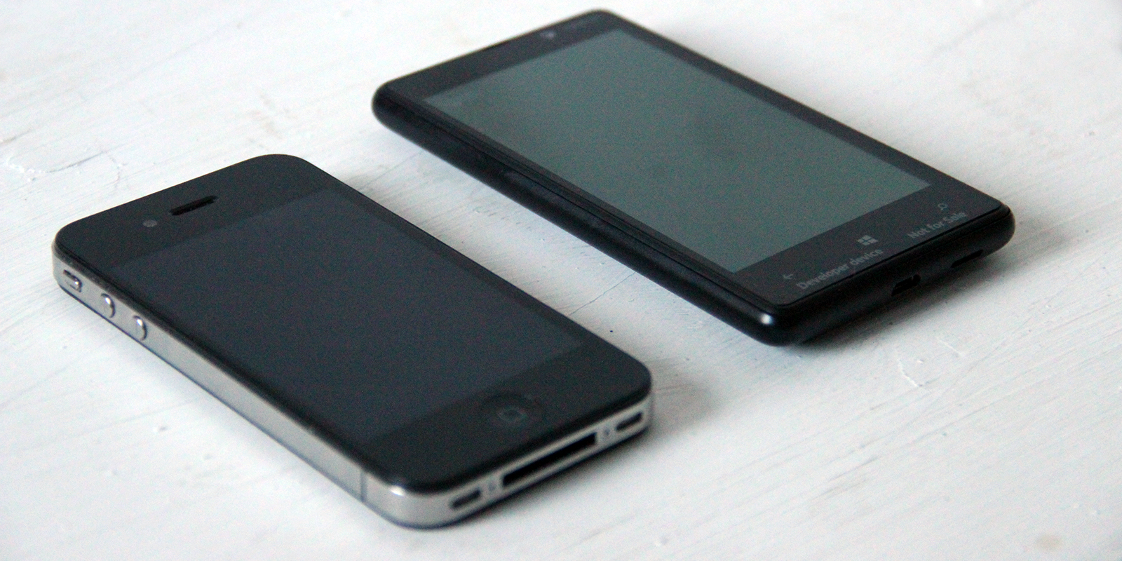 iPhone VS Nokia Lumia 820